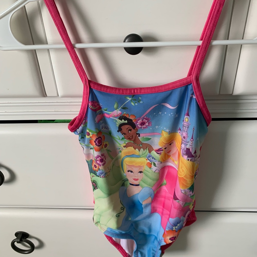 Size 7/8 Disney Princess bathing suit!